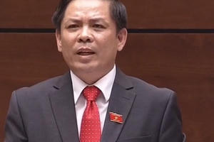 Nhiều câu hỏi "nóng" được các đại biểu chất vấn tư lệnh ngành Giao thông vận tải