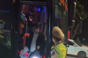 Phát hiện, xử lý xe giường nằm chở vượt quá 15 người so với quy định