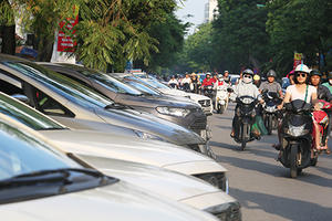 Hà Nội cấp phép cho gần 340 điểm trông giữ xe dưới lòng đường