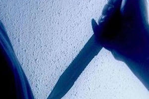 Bắt vợ dầm mưa trong đêm rồi giết em trai