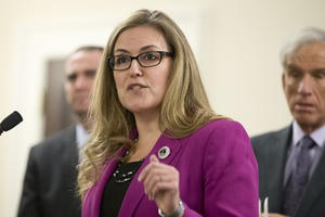 Bầu cử giữa kỳ Mỹ: Thắng lợi bước đầu của đảng Dân chủ