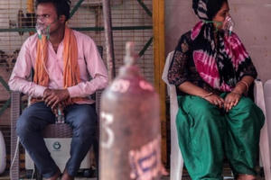 Giới siêu giàu Ấn Độ hứng chỉ trích giữa "bão" Covid-19