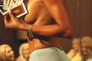 Loạt cựu mẫu Playboy tái xuất trong một khung hình, U70 vẫn tự tin khoả thân