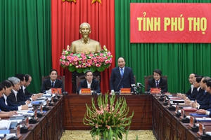 Thủ tướng Nguyễn Xuân Phúc làm việc với lãnh đạo tỉnh Phú Thọ
