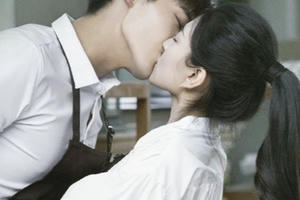 Cặp đôi lập kỉ lục "hôn trong phim"