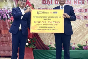 T&T Group và SHB trao tặng xe cứu thương hỗ trợ Quảng Trị - Quảng Bình chống dịch T&T Group và SHB trao tặng xe cứu thương hỗ trợ Quảng Trị - Quảng Bình chống dịch