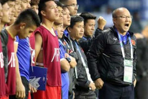 Năm ngày quyết định của ông Park!