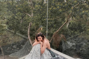 Hồng Quế lại gây choáng với hình ảnh hở bạo