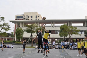 Trường chuyên được ưu ái đến cỡ nào?