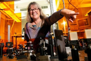 Người phụ nữ thứ 3 trong lịch sử giành giải Nobel Vật lý