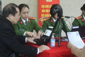 Hà Nội: Chính thức cấp thẻ căn cước gắn chip điện tử cho người dân