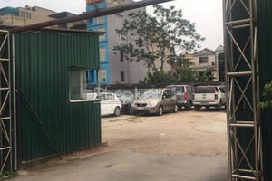 Xuất hiện điểm trông xe trái phép sát UBND phường Nghĩa Đô?