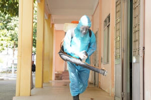 Bình Thuận triển khai phun hóa chất khử khuẩn phòng, chống dịch COVID-19 tại các trường học