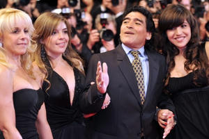 Lộ diện bản di chúc chưa bao giờ được công bố của Maradona