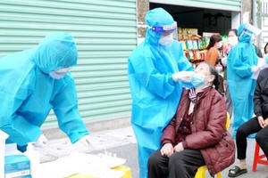 Nhiều xã của huyện Yên Lạc test nhanh kháng nguyên SARS-CoV-2 cho toàn bộ người dân