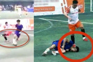 Clip: Lên án dùng tiểu xảo dẫm lên đầu đối phương sau khi phạm lỗi