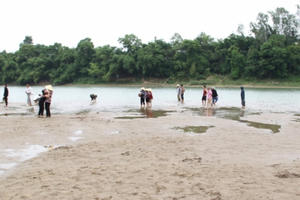 Xót xa tìm thấy thi thể 3 học sinh trên dòng sông Lam