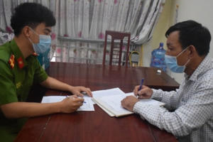 Uống rượu đánh vợ, đâm Phó công an xã bị thương