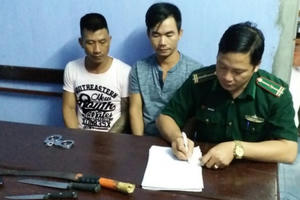 Thừa Thiên Huế: Bắt 2 đối tượng cầm dao rượt đuổi công an