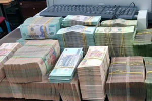 Nghịch lý doanh nghiệp “khát” vốn, ngân hàng lại thừa tiền