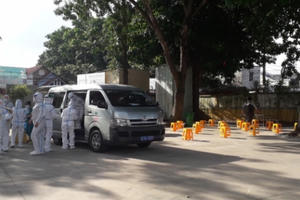 Huyện Hóc Môn đồng loạt tổ chức lấy 100.000 mẫu xét nghiệm tầm soát SARS-CoV-2