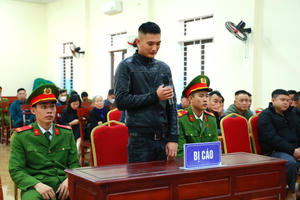 Sử dụng trái phép vũ khí quân dụng gây thương tích, thanh niên bị phạt 12 tháng tù giam