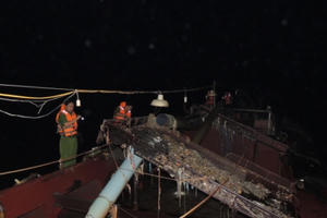 Điều khiển tàu từ Hưng Yên sang Hà Nam hút cát trái phép