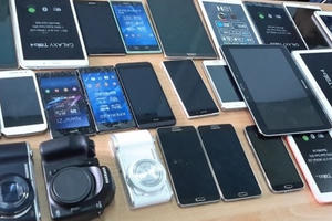 Thanh Hoá: Truy tìm tên trộm lấy 200 chiếc điện thoại smartphone trị giá 600 triệu trong 10 phút