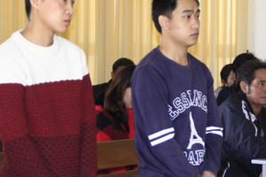 Đâm người trong quán bar, hai thanh niên lĩnh án