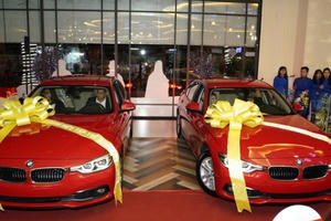 "Vỡ mộng" thưởng Tết, giới địa ốc ngậm ngùi nhận gói quà 300 nghìn đồng "Vỡ mộng" thưởng Tết, giới địa ốc ngậm ngùi nhận gói quà 300 nghìn đồng