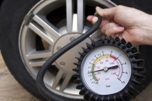 Mẹo giúp ô tô tránh nổ lốp mùa nắng nóng, mọi tài xế nên để ý