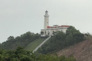 Ngọn Hải đăng nơi địa đầu Tổ quốc