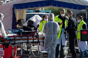 Nhìn lại cách đại dịch Covid-19 'chiếm đoạt' thế giới năm 2020