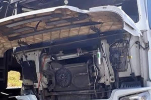 Đã thông tuyến đường sắt sau va chạm kinh hoàng giữa tàu chở hàng và xe tải