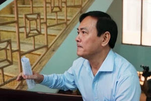 Xét xử vụ dâm ô bé gái trong thang máy: Linh “nựng” chạy như bay trốn trong nhà vệ sinh