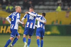 Đoàn Văn Hậu tiếp tục dự bị, Heerenveen nối dài mạch bất bại