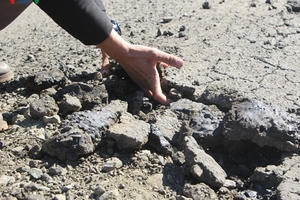 Đường 95 tỷ ở Gia Lai mới sử dụng đã nát tươm