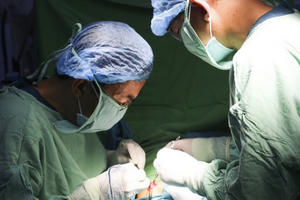 Mắc bệnh lạ bé trai nôn, ói suốt 2 năm ròng rã