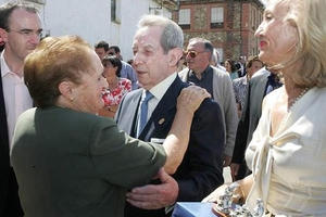 Đại gia qua đời, để lại cho dân làng gần 60 tỉ đồng/người Đại gia qua đời, để lại cho dân làng gần 60 tỉ đồng/người