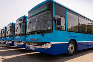 Hà Nội: Đổi lộ trình và thay hàng loạt xe buýt hiện đại
