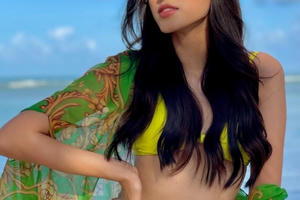 Đỗ Thị Hà khoe body quyến rũ trong loạt bikini sắc màu tại Miss World 2021