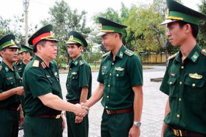 Thực hiện thắng lợi nhiệm vụ bảo vệ Tổ quốc trong tình hình mới Thực hiện thắng lợi nhiệm vụ bảo vệ Tổ quốc trong tình hình mới