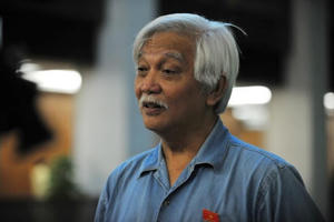 Chức tước gắn lợi ích, mấy ai chủ động rút lui Chức tước gắn lợi ích, mấy ai chủ động rút lui