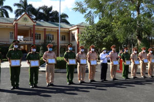 Đồng Nai: Khen thưởng Công an bắt nhanh chóng đối tượng dùng súng khống chế con tin