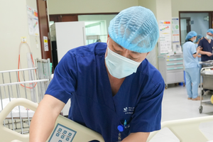 Cứu sống bé trai 9 tuổi nguy kịch do tai nạn từ kíp nổ tự chế