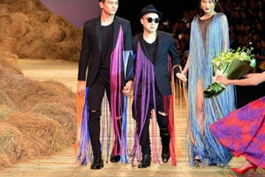 Thúy Vân bị từ chối khi tặng hoa Đỗ Mạnh Cường