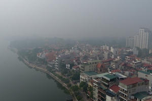 [Flycam]: Ngắm Thủ đô mờ ảo trong sương mù ngày 19/12