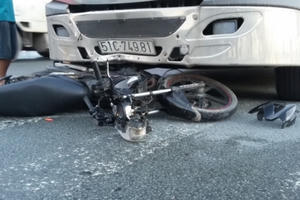 Hai vụ tai nạn trong đêm, 1 người chết, 1 người nguy kịch