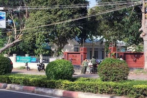 Cán bộ phường nổ súng bắn Phó Chủ tịch HĐND trong trụ sở rồi tự sát