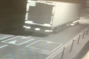 Thêm manh mối vụ 39 thi thể trên container: 3 xe, chở 100 người nhập cư vào Anh?